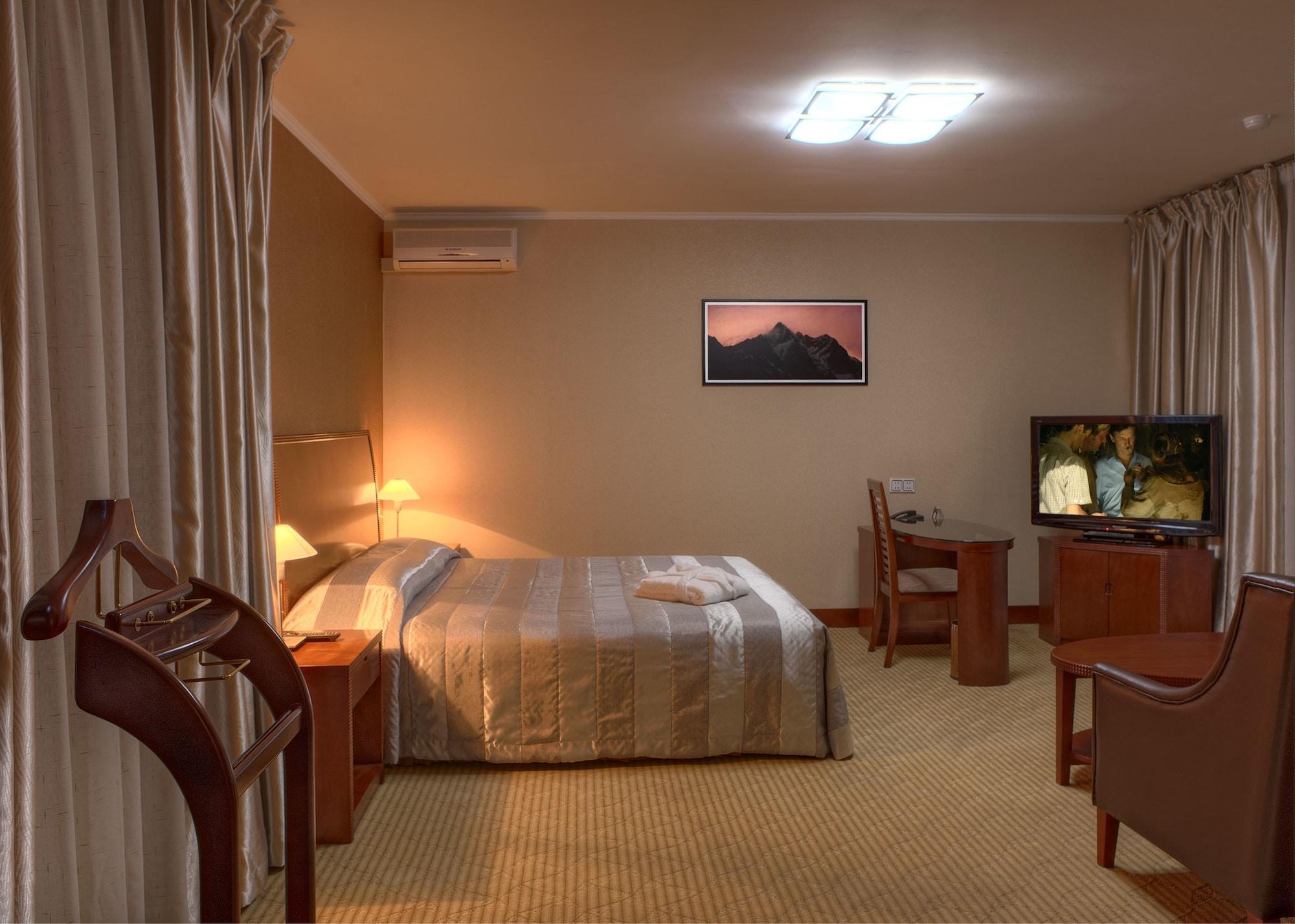 Voyage Hotel Almaty Room photo