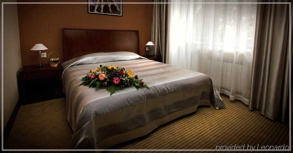 Voyage Hotel Almaty Room photo